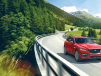 Jaguar F-PACE (2017) - picture 6 of 32