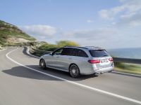 Mercedes-Benz E-Class Estate (2017) - picture 5 of 8