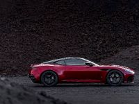 Aston Martin DBS Superleggera (2018) - picture 2 of 10