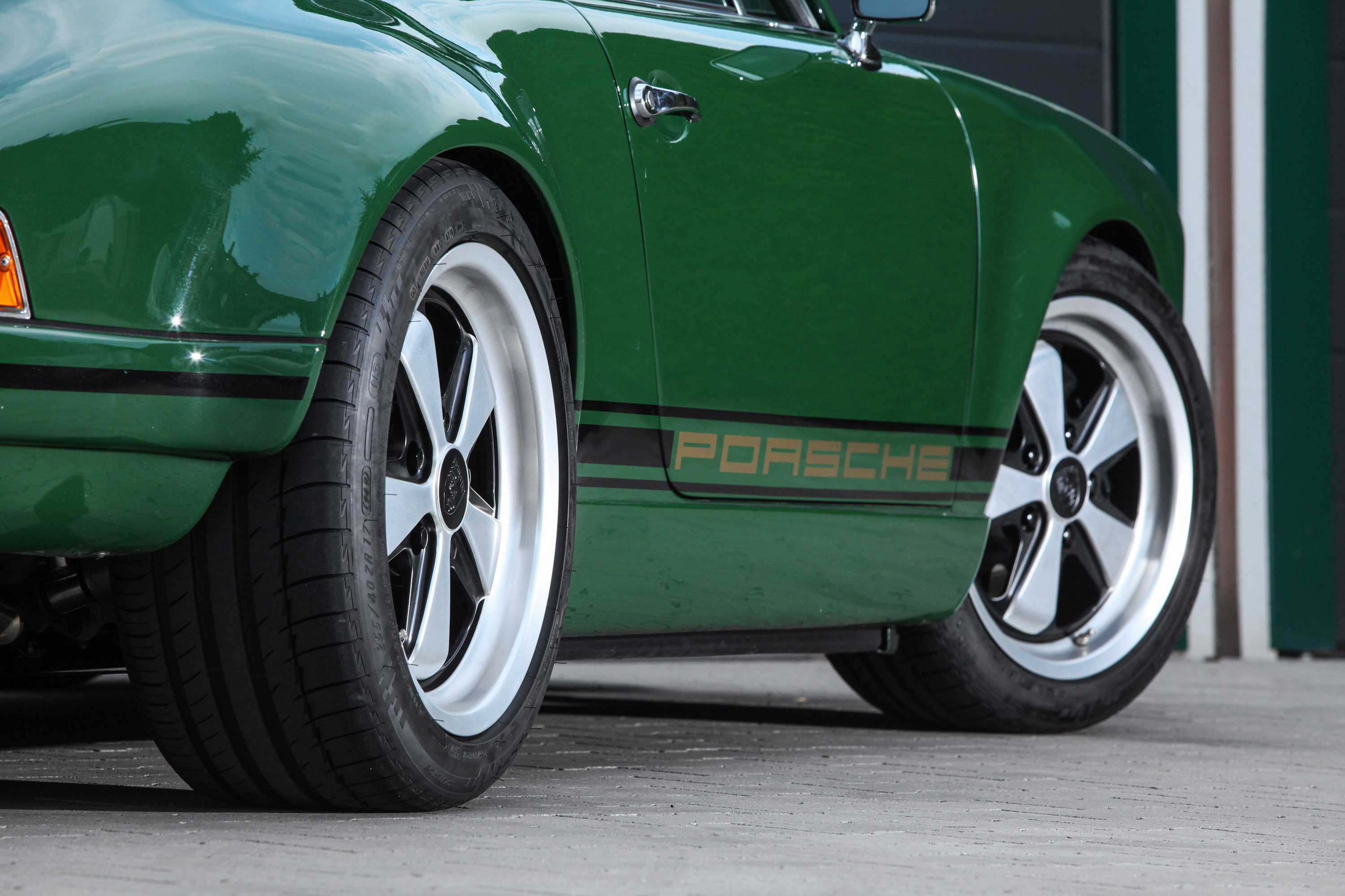 Porsche dp motorsport Porsche 964 Carrera Irish Green
