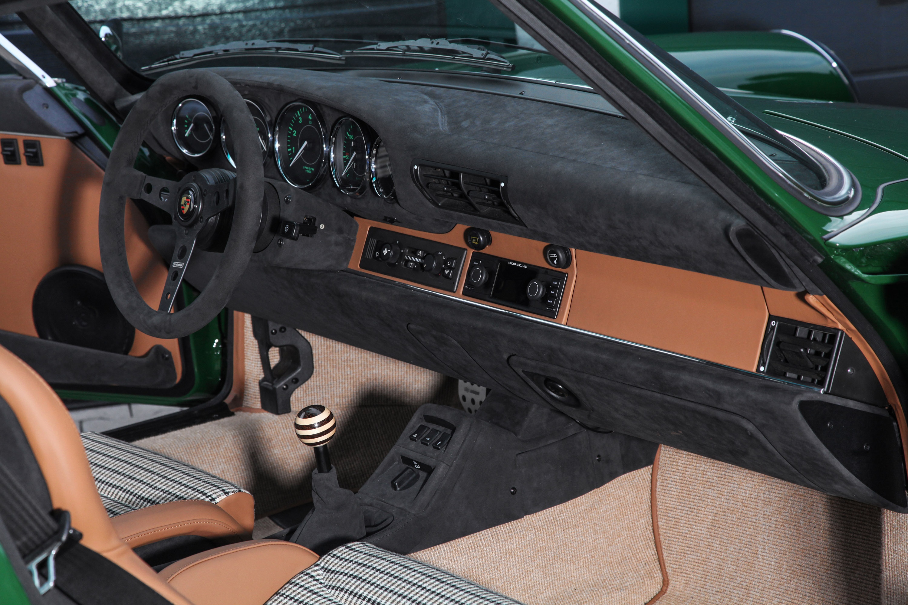 Porsche dp motorsport Porsche 964 Carrera Irish Green