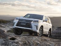 Lexus LX 400d (2018) - picture 4 of 14