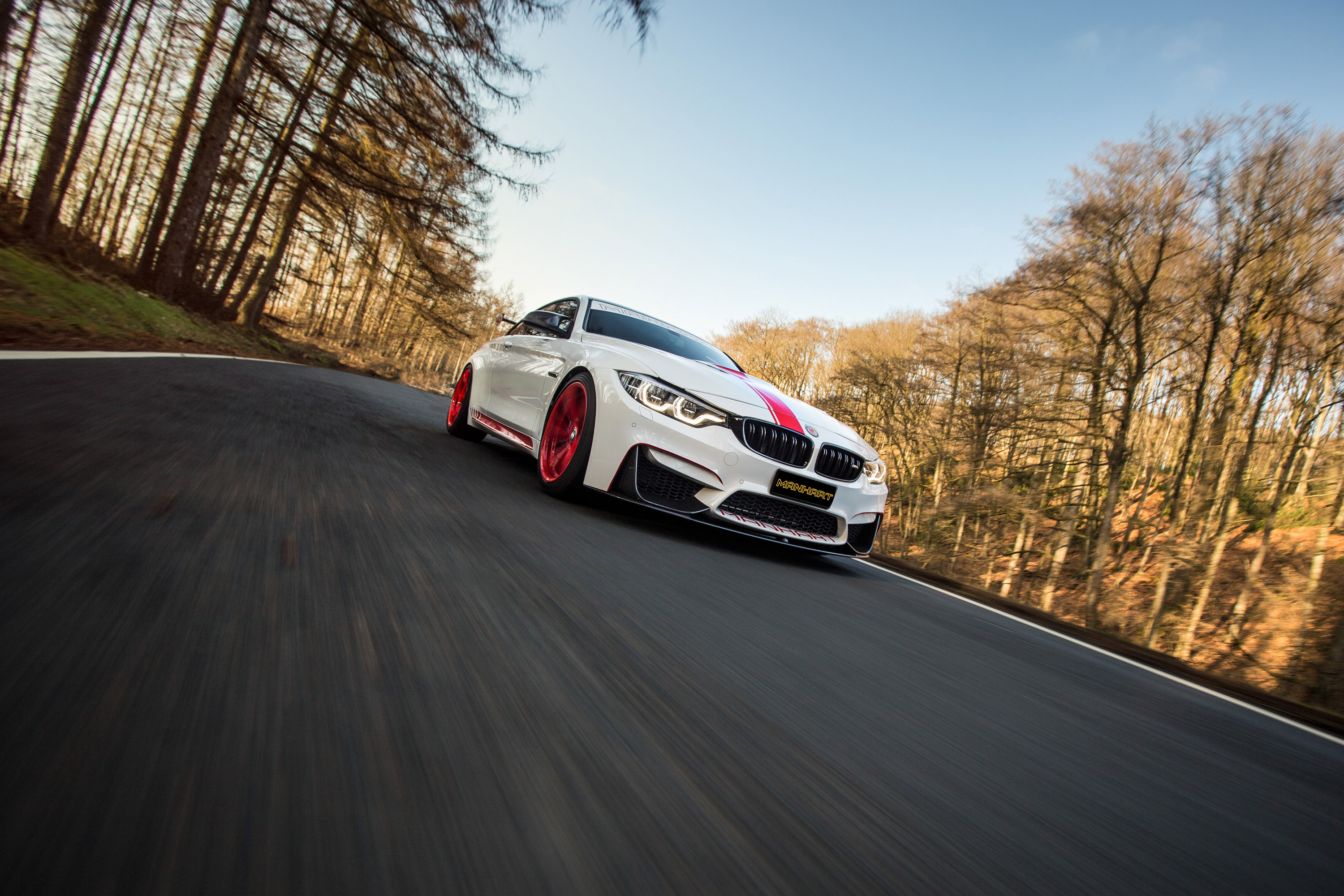 Manhart Racing MANHART BMW MH4 550