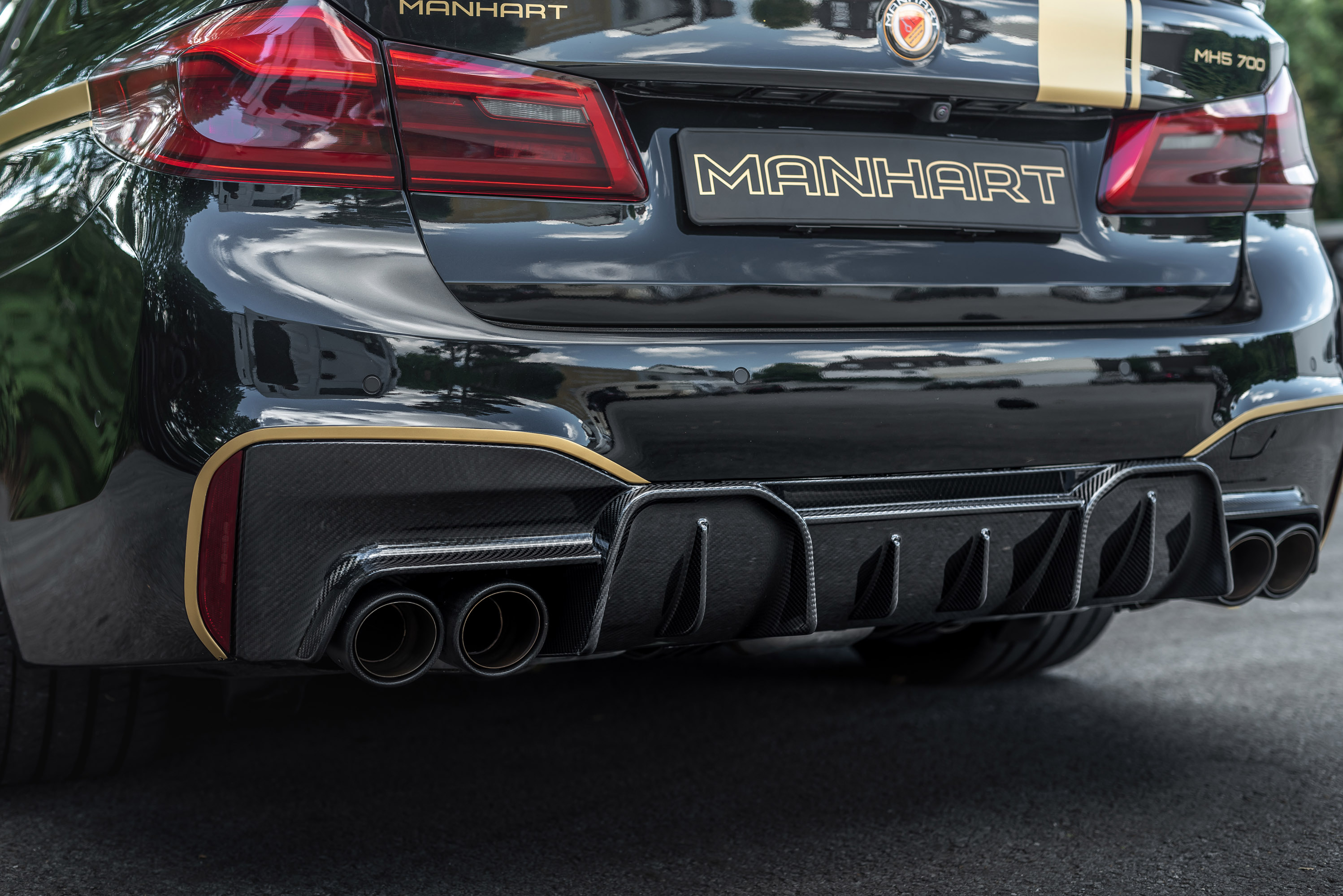 Manhart Racing MANHART Performance BMW MH5 700