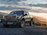 GMC Sierra Denali (2019) - picture 1 of 9