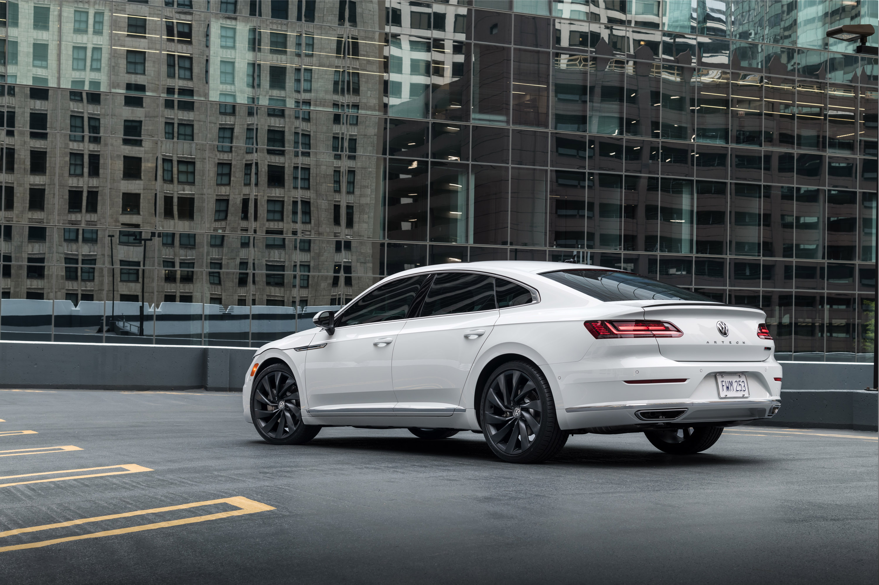 Volkswagen Arteon Vehicle Images