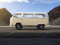 Volkswagen Type 2 Bus (2019) - picture 3 of 15