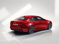 Jaguar XE Sport Sedan (2020) - picture 6 of 10
