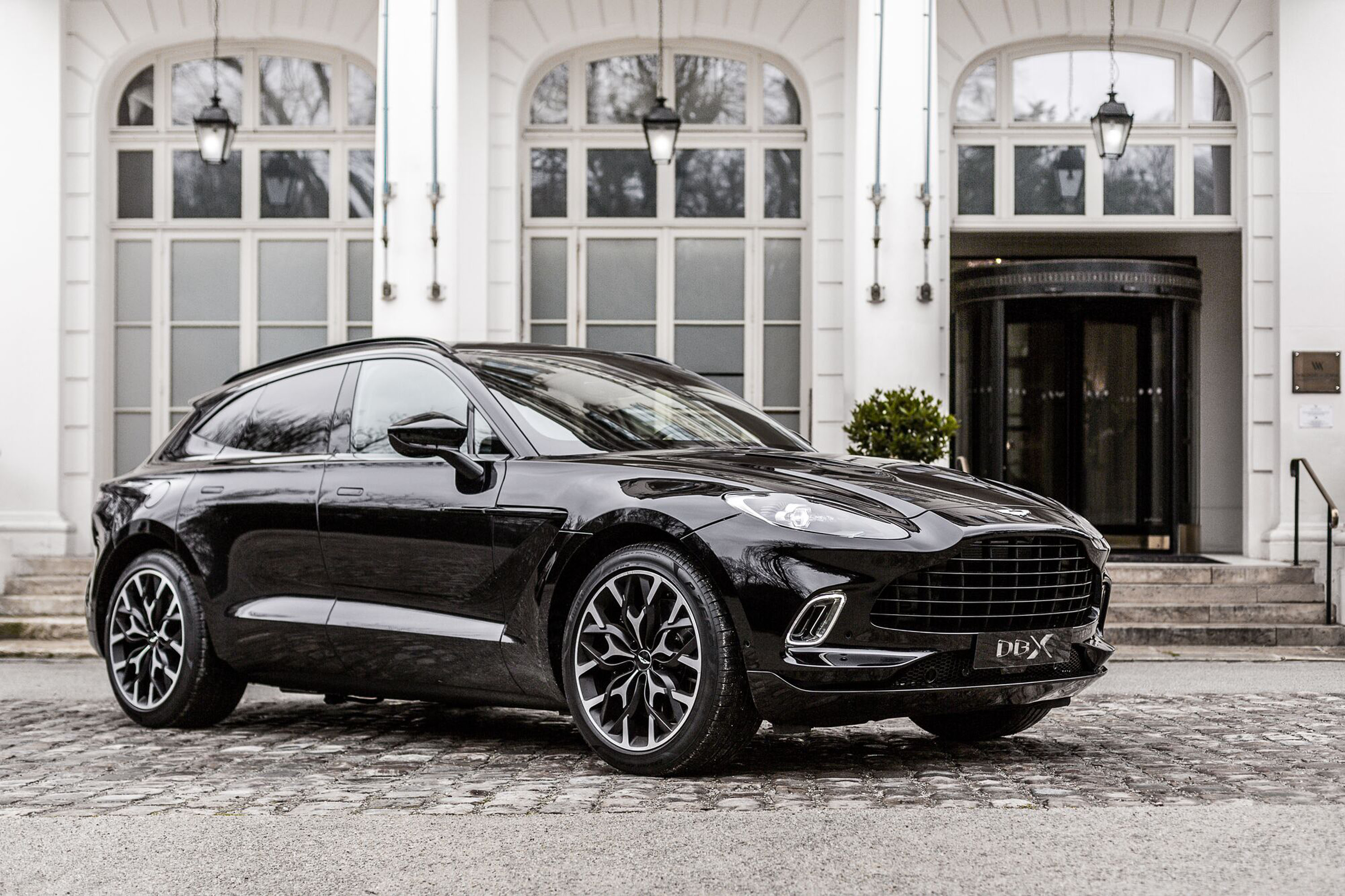 Aston Martin DB11