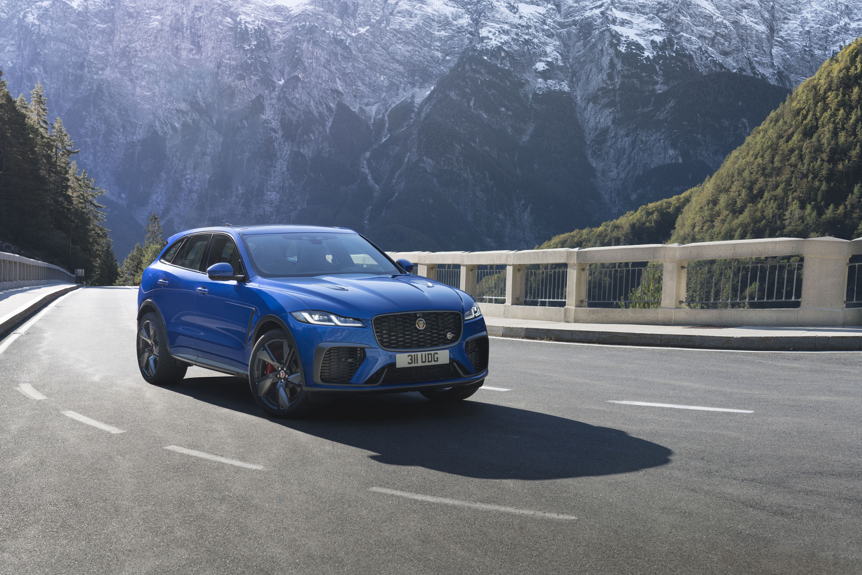 Jaguar F-PACE SVR SUV