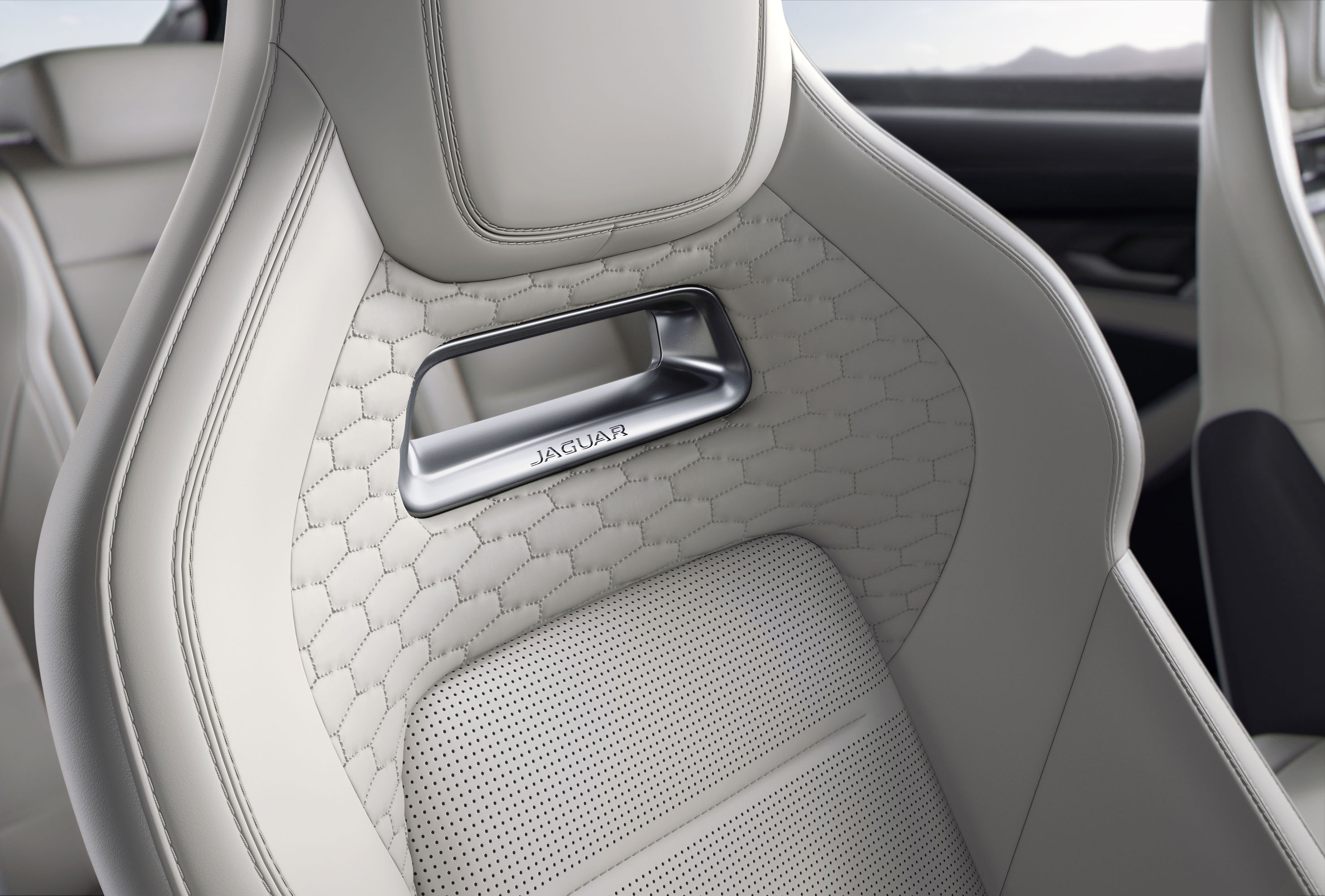 Jaguar F-PACE SVR SUV