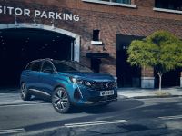 PEUGEOT 5008 SUV (2021)