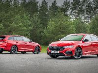 Skoda Octavia vRS Estate (2021) - picture 1 of 9