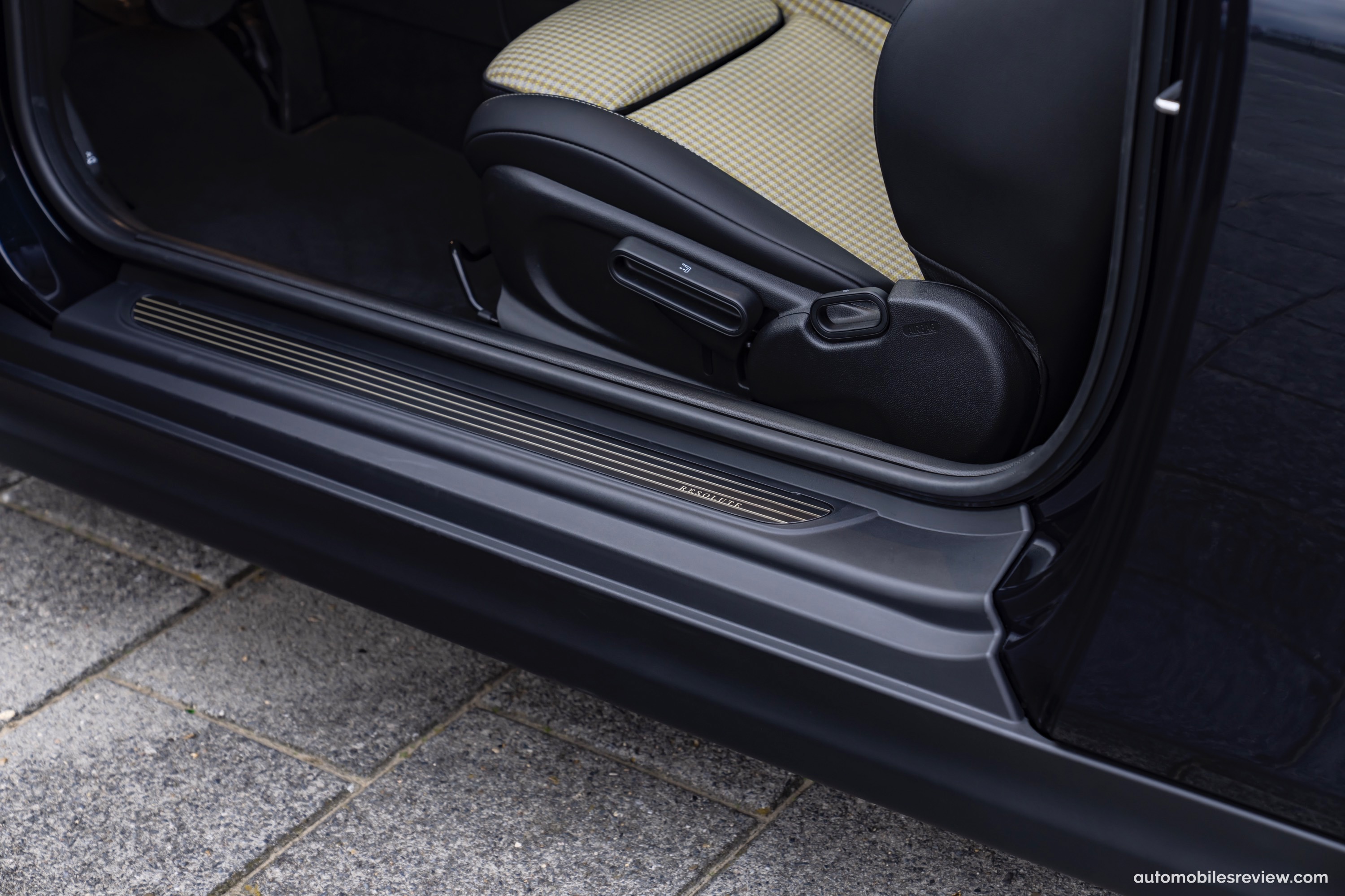 MINI Cooper S 3-door Resolute Edition