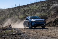 Subaru Solterra Electric SUV (2022) - picture 4 of 61