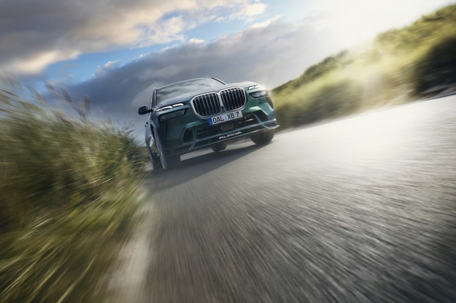  BMW ALPINA XB7 (2023)