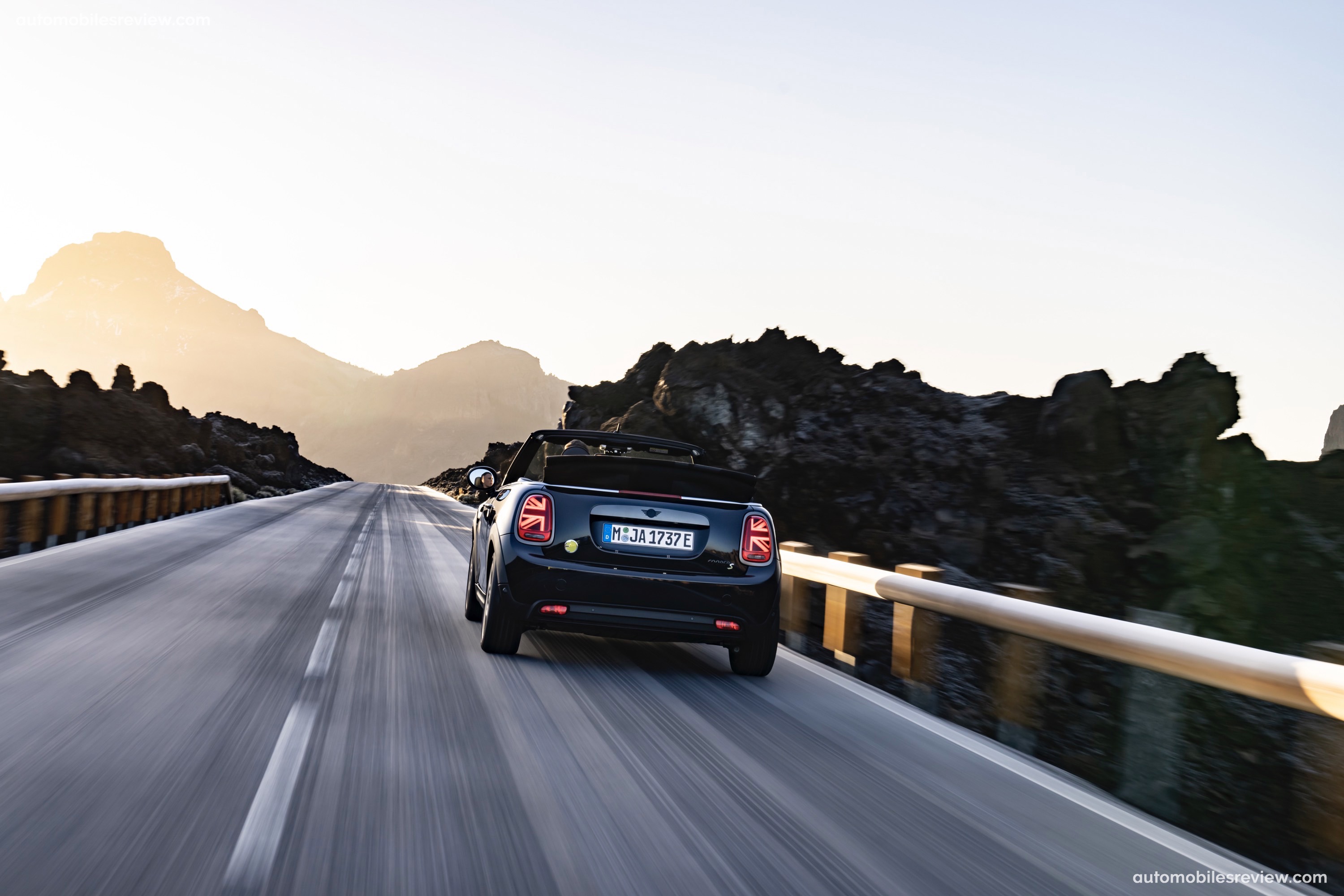 MINI Cooper SE Convertible