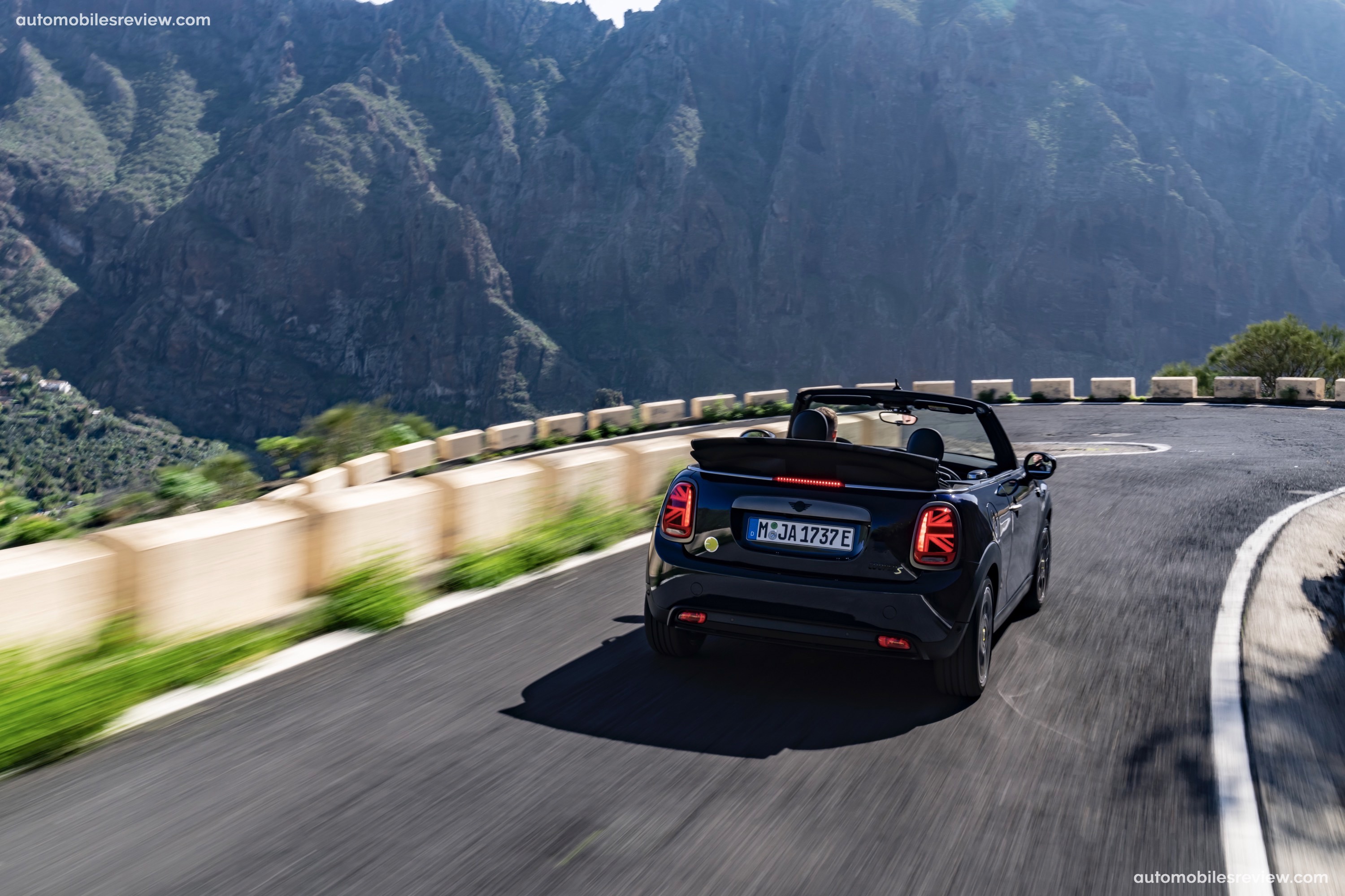 MINI Cooper SE Convertible