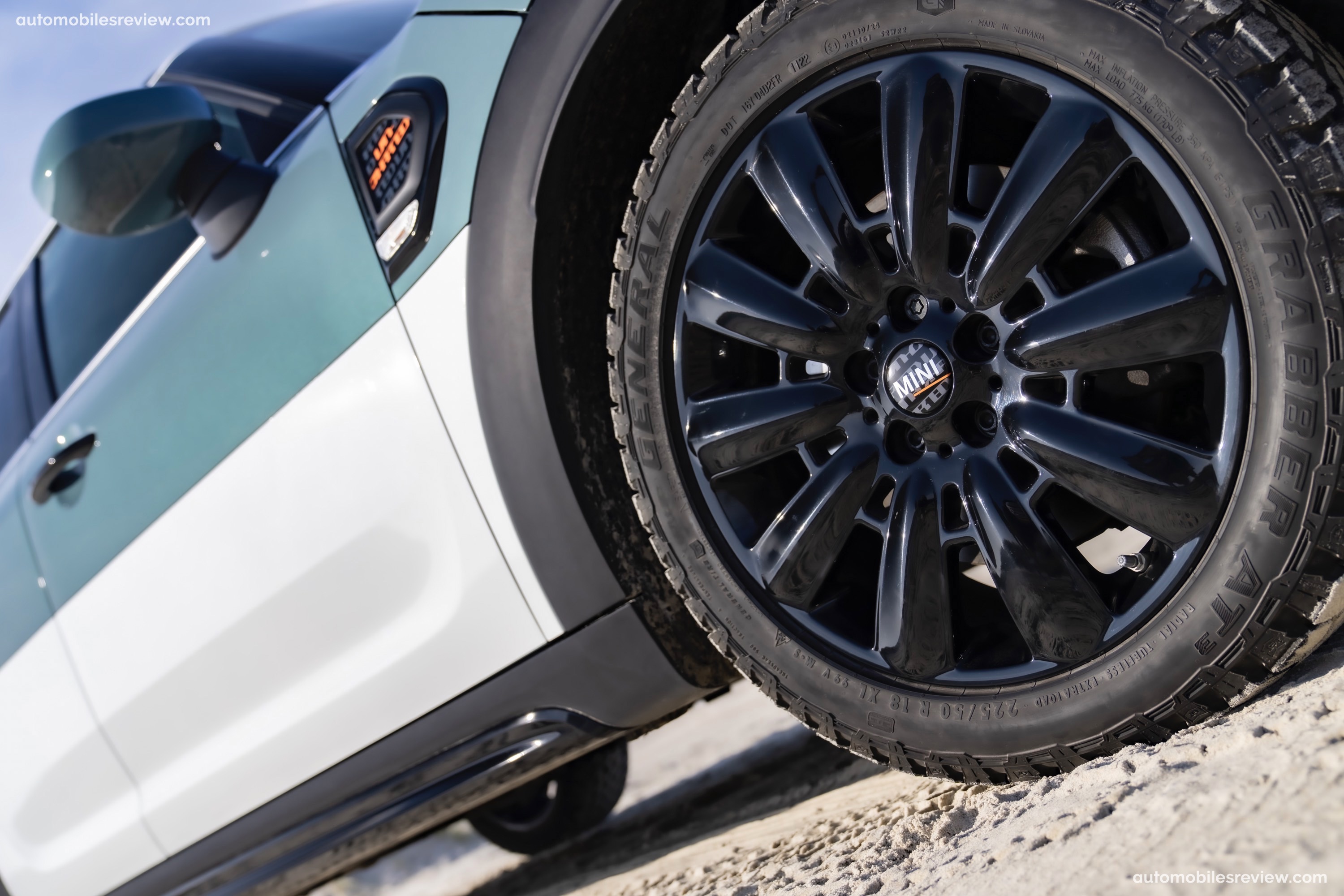 MINI Countryman Cooper S ALL4 Uncharted Edition