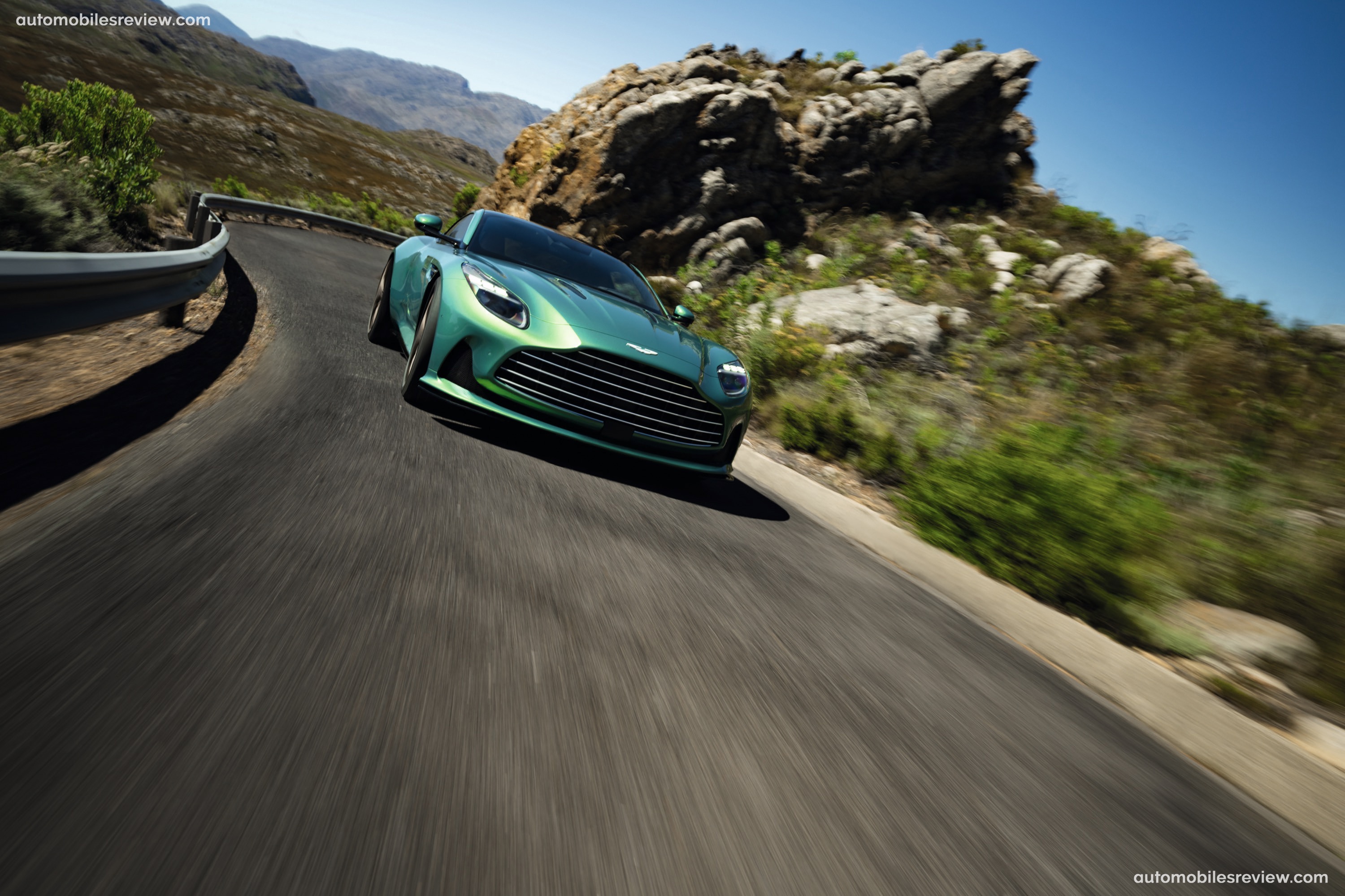 Aston Martin DB12