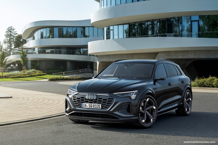  Audi SQ8 e-tron quattro (2024)