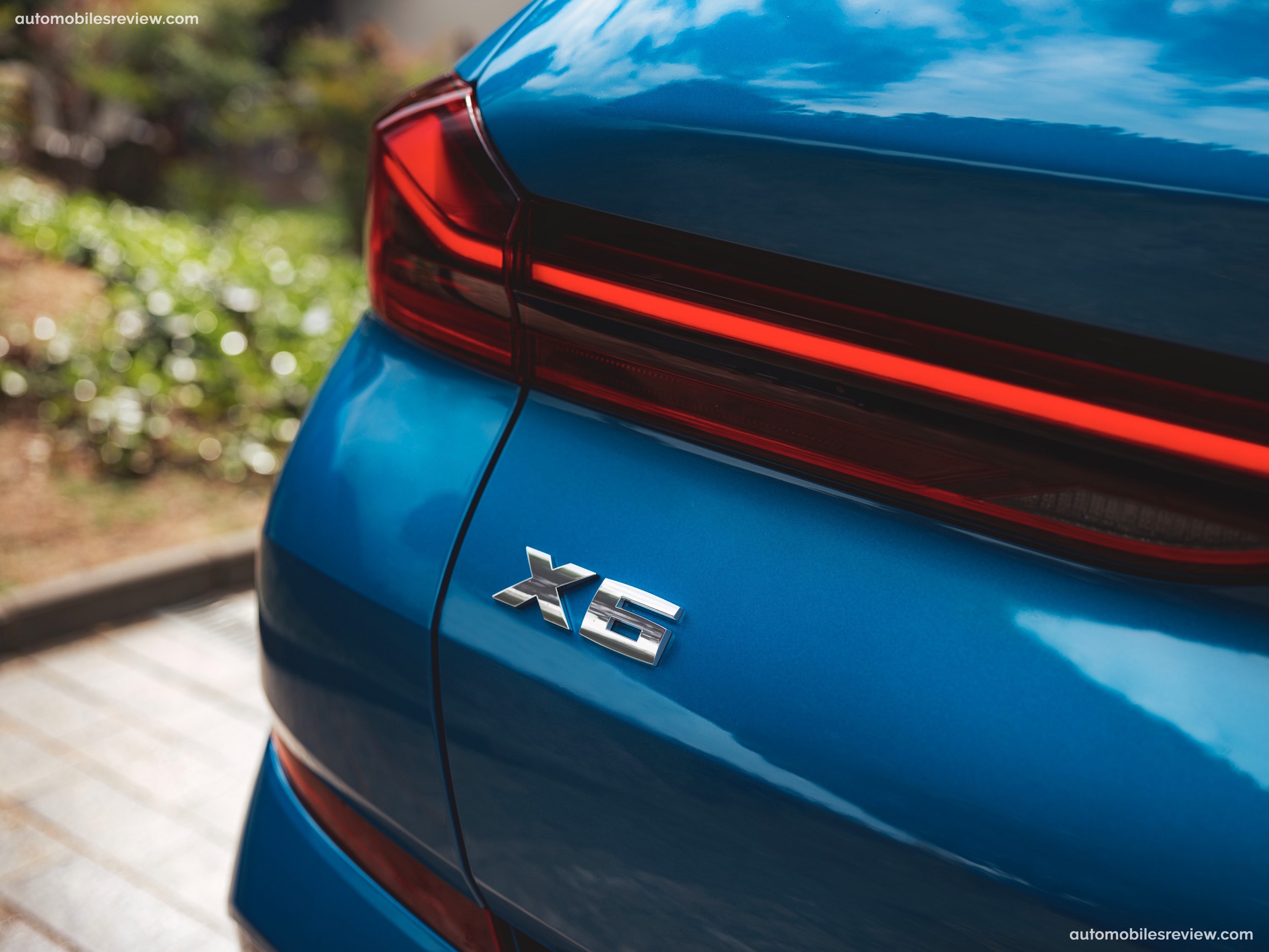 BMW X6 M60i