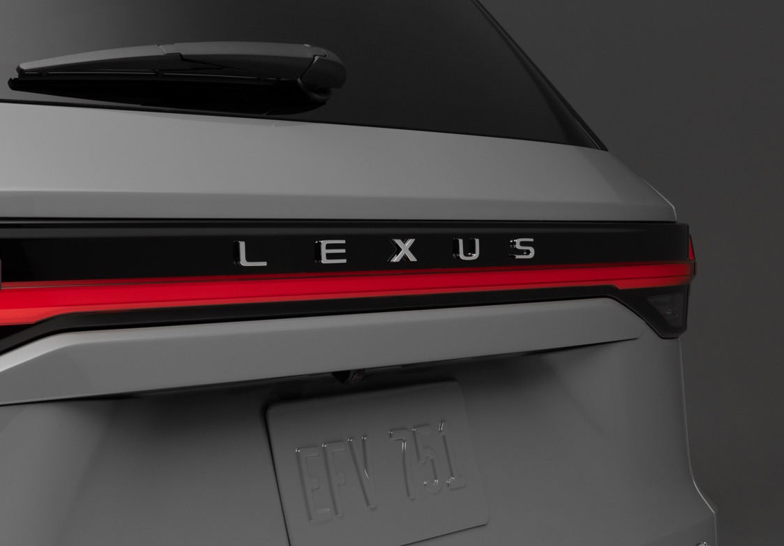 Lexus TX