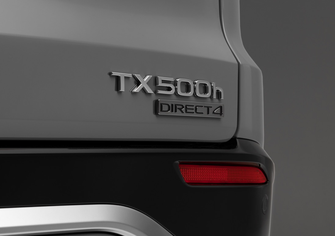 Lexus TX