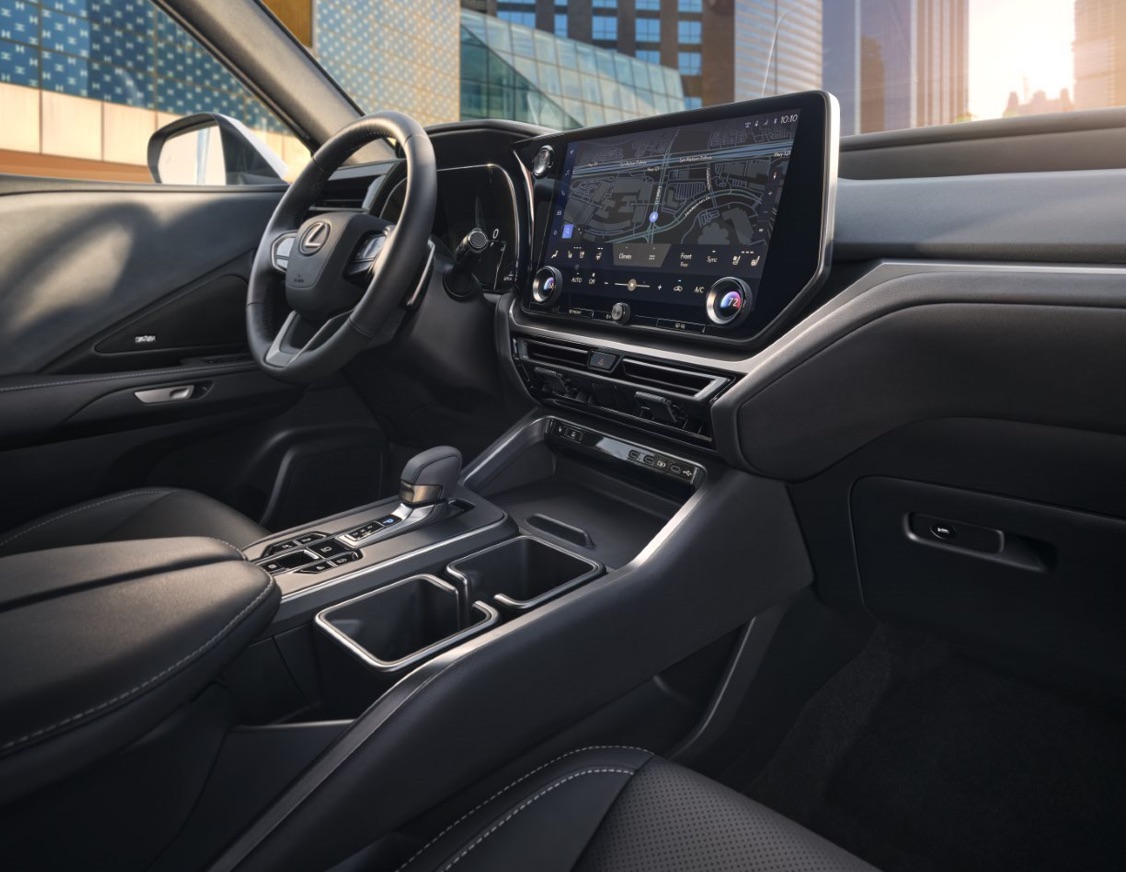Lexus TX
