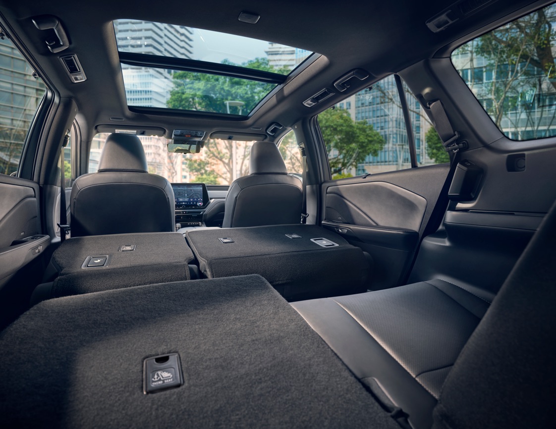 Lexus TX
