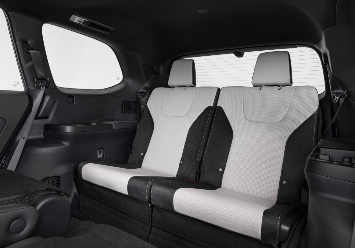 Lexus TX