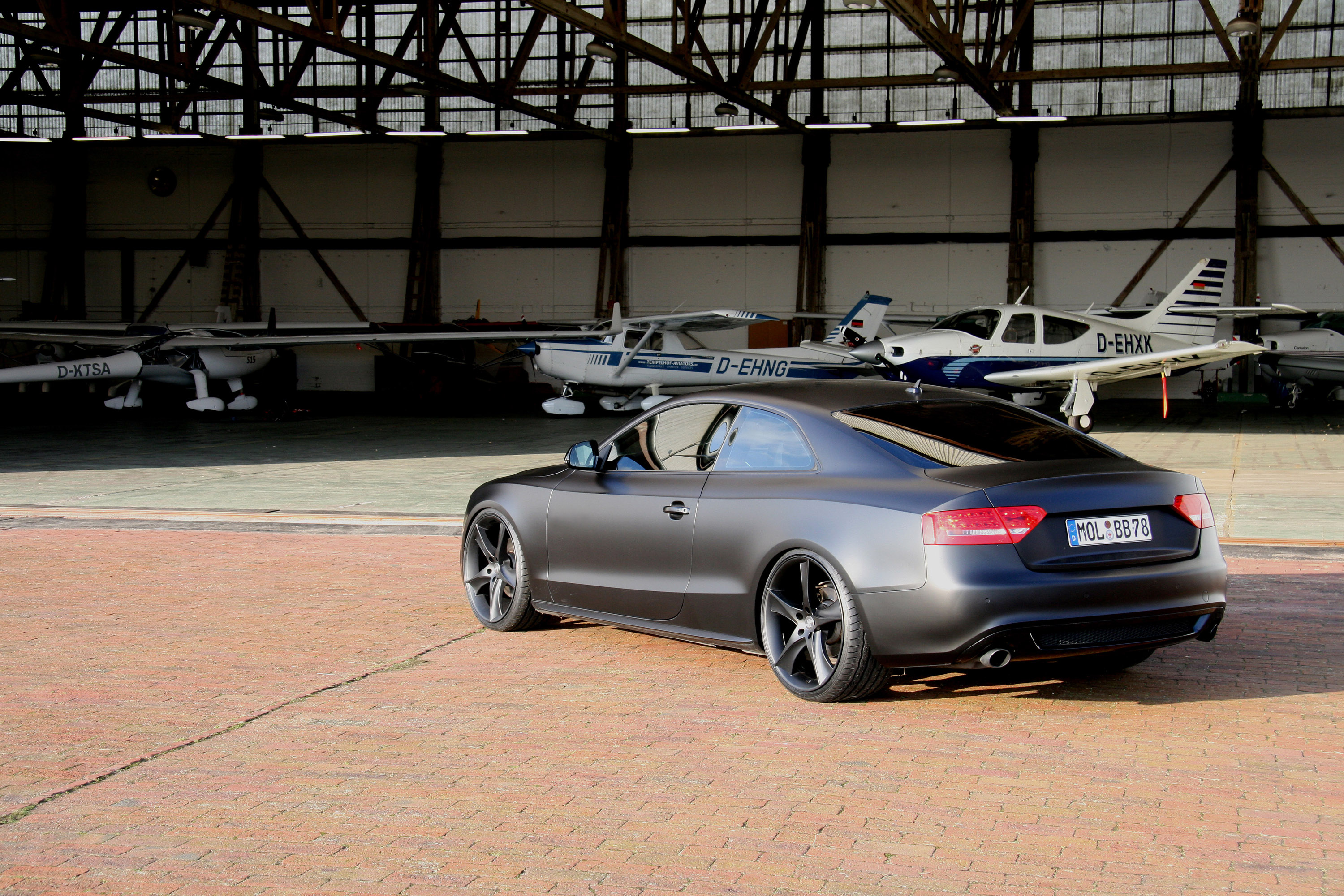AVUS PERFORMANCE Audi A5 matt black