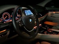 BMW 5 Series Gran Turismo (2010) - picture 8 of 32