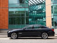 BMW 7 Series 740d and M Sports Package (2009) - picture 7 of 9