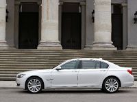 BMW 760Li (2010) - picture 1 of 19