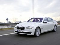 BMW 760Li (2010) - picture 5 of 19