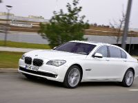 BMW 760Li (2010) - picture 8 of 19