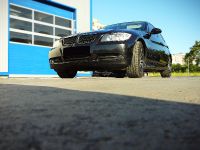 BMW E90 320d (2007) - picture 1 of 15