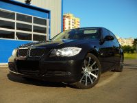 BMW E90 320d (2007) - picture 8 of 15