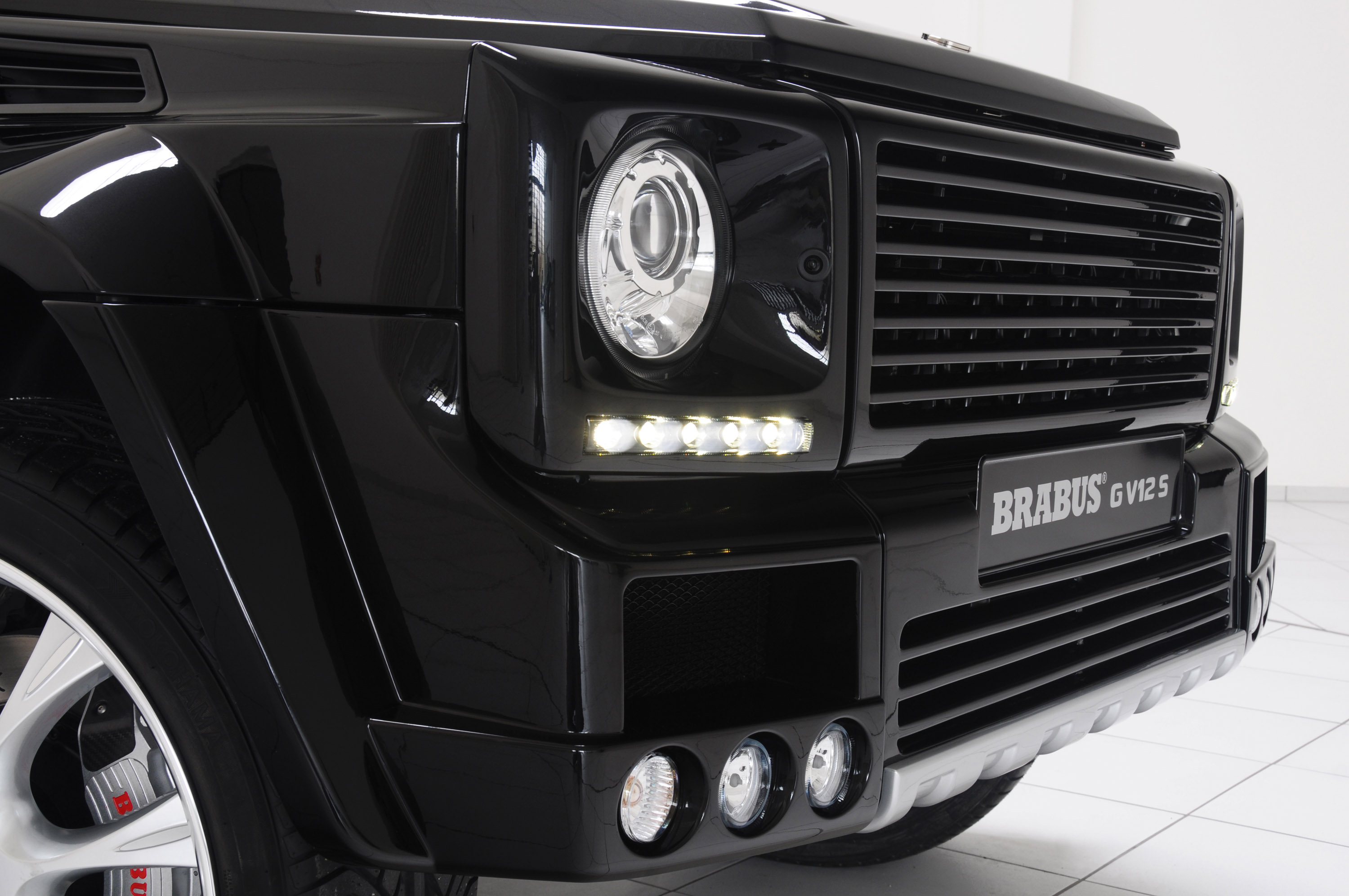 Brabus Mercedes-Benz G V12 S Biturbo WIDESTAR