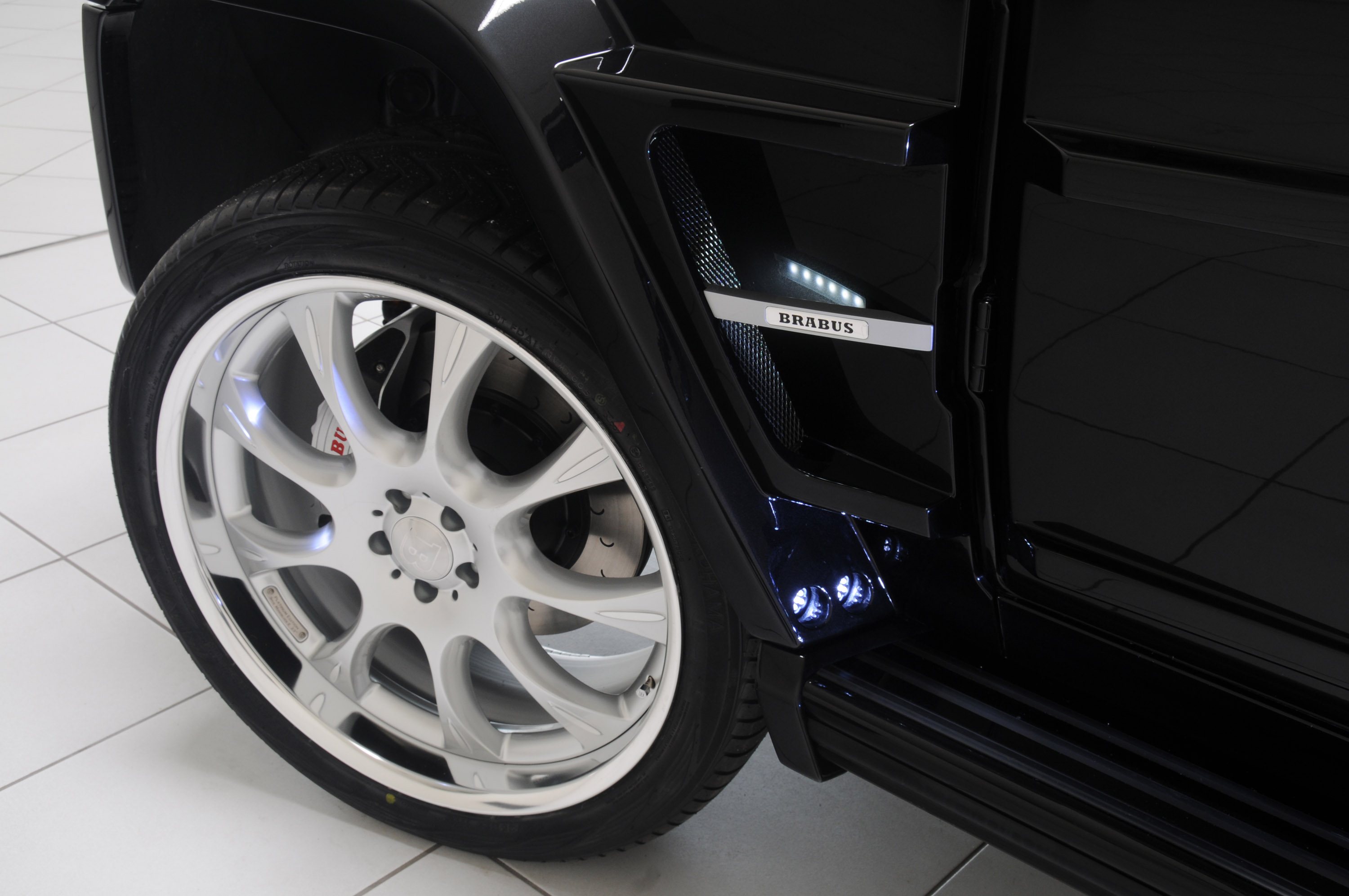 Brabus Mercedes-Benz G V12 S Biturbo WIDESTAR