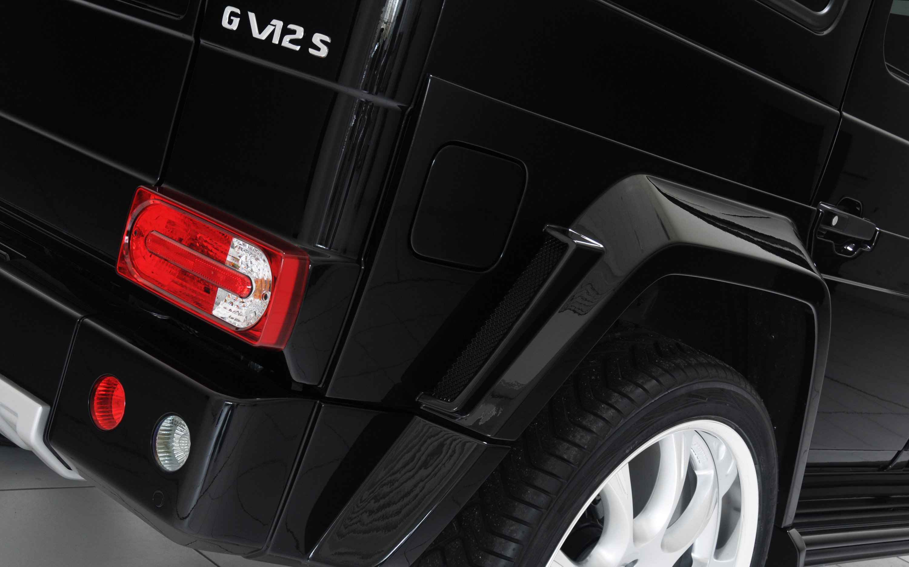 Brabus Mercedes-Benz G V12 S Biturbo WIDESTAR