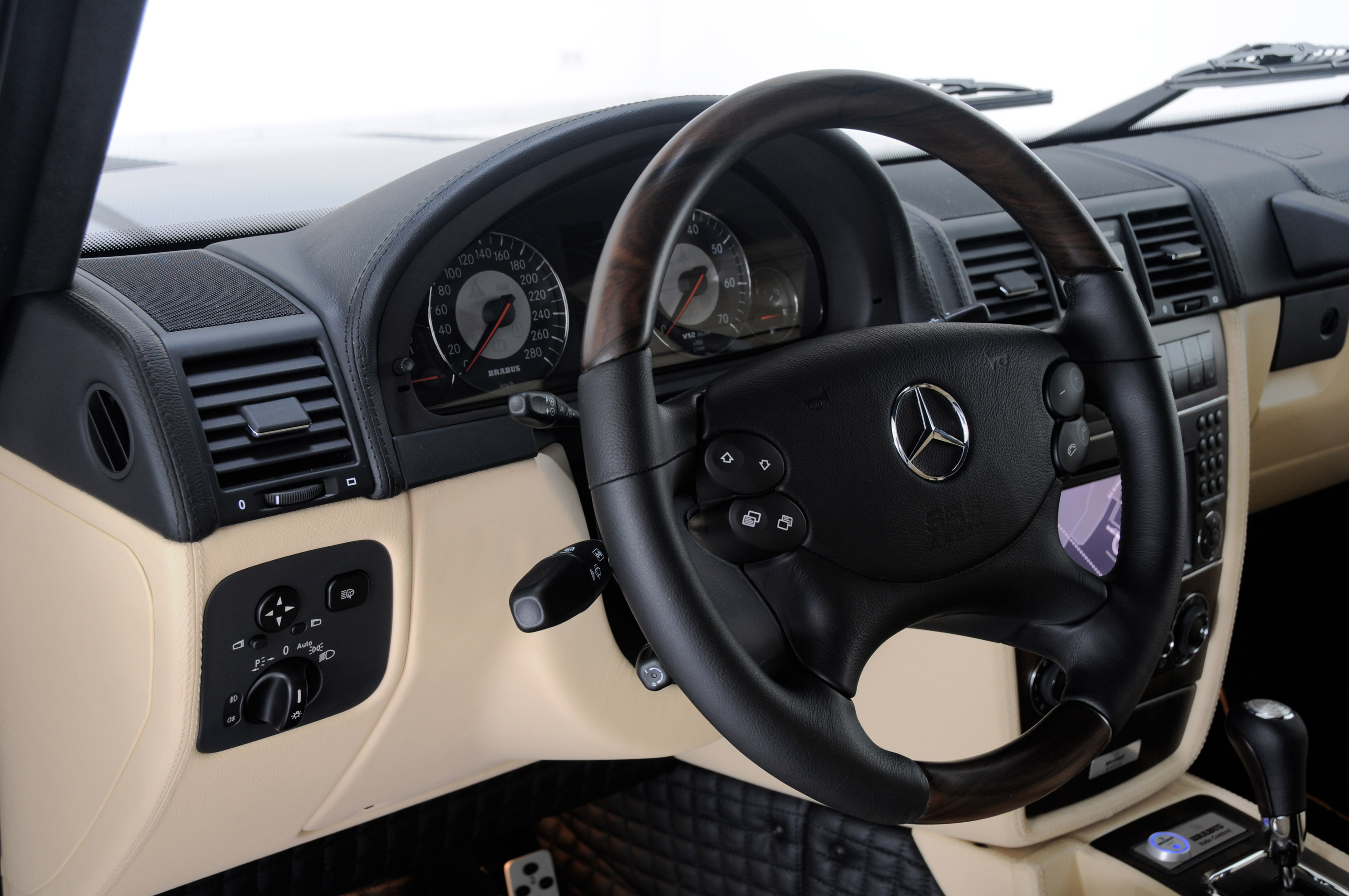 Brabus Mercedes-Benz G V12 S Biturbo WIDESTAR
