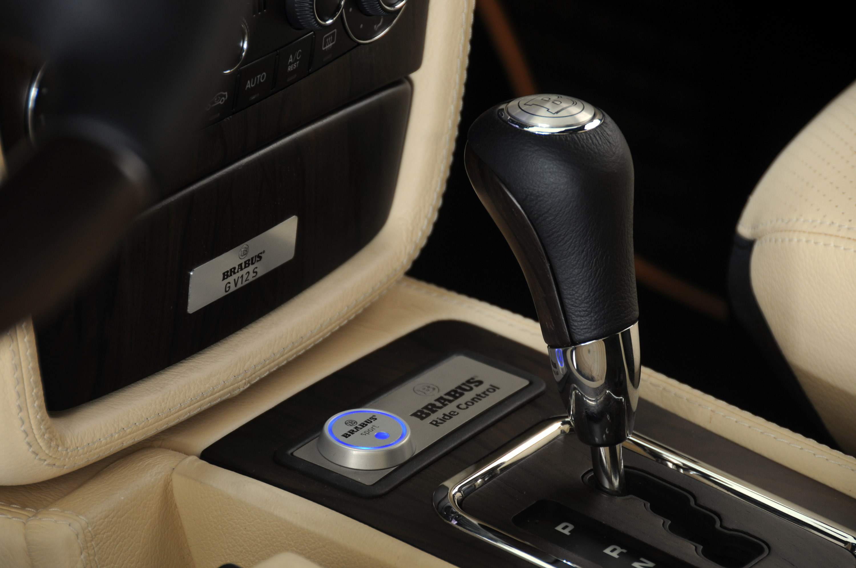 Brabus Mercedes-Benz G V12 S Biturbo WIDESTAR
