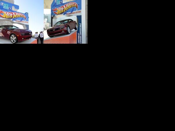 Los Angeles Chevrolet Camaro Convertible Hot Wheels Los Angeles 2010 (2010) - picture 1 of 2