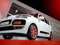 Citroen C3 Picasso at the Paris motor show (2008) - picture 2 of 2