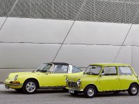 Classic MINI and Porsche 911 (2013) - picture 4 of 38