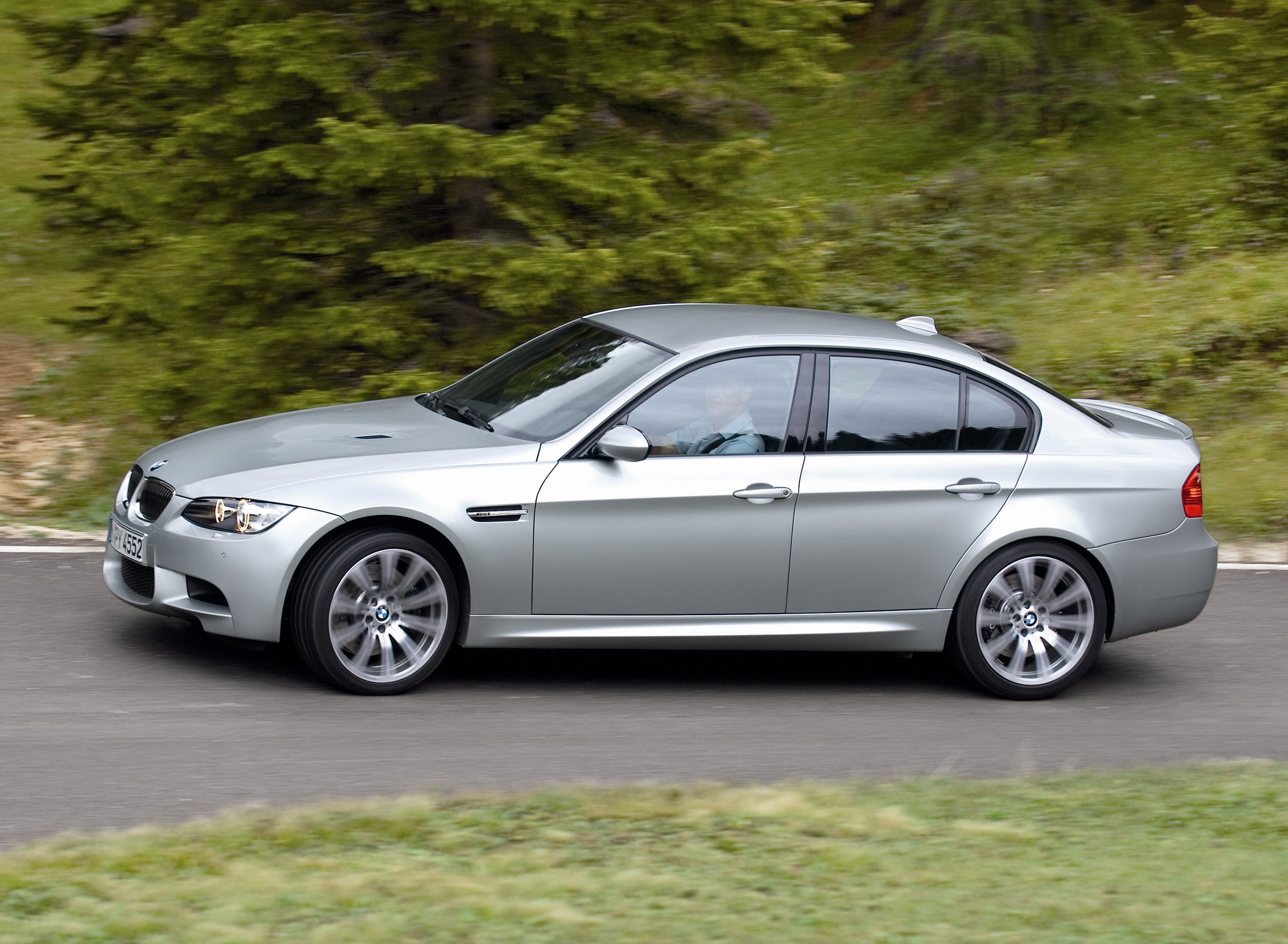 BMW Cutting-edge F1 technology for production models