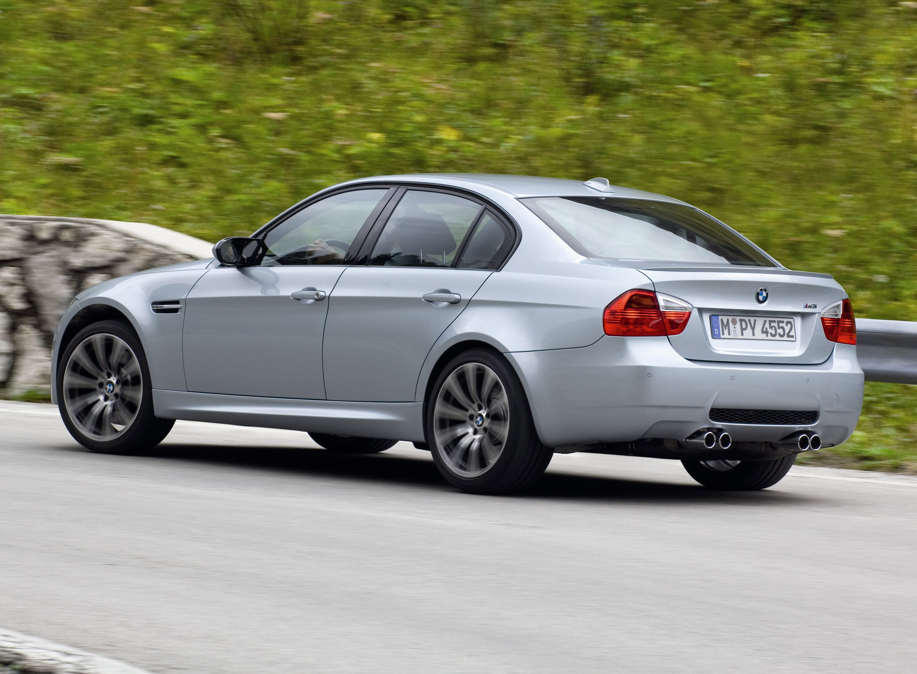 BMW Cutting-edge F1 technology for production models