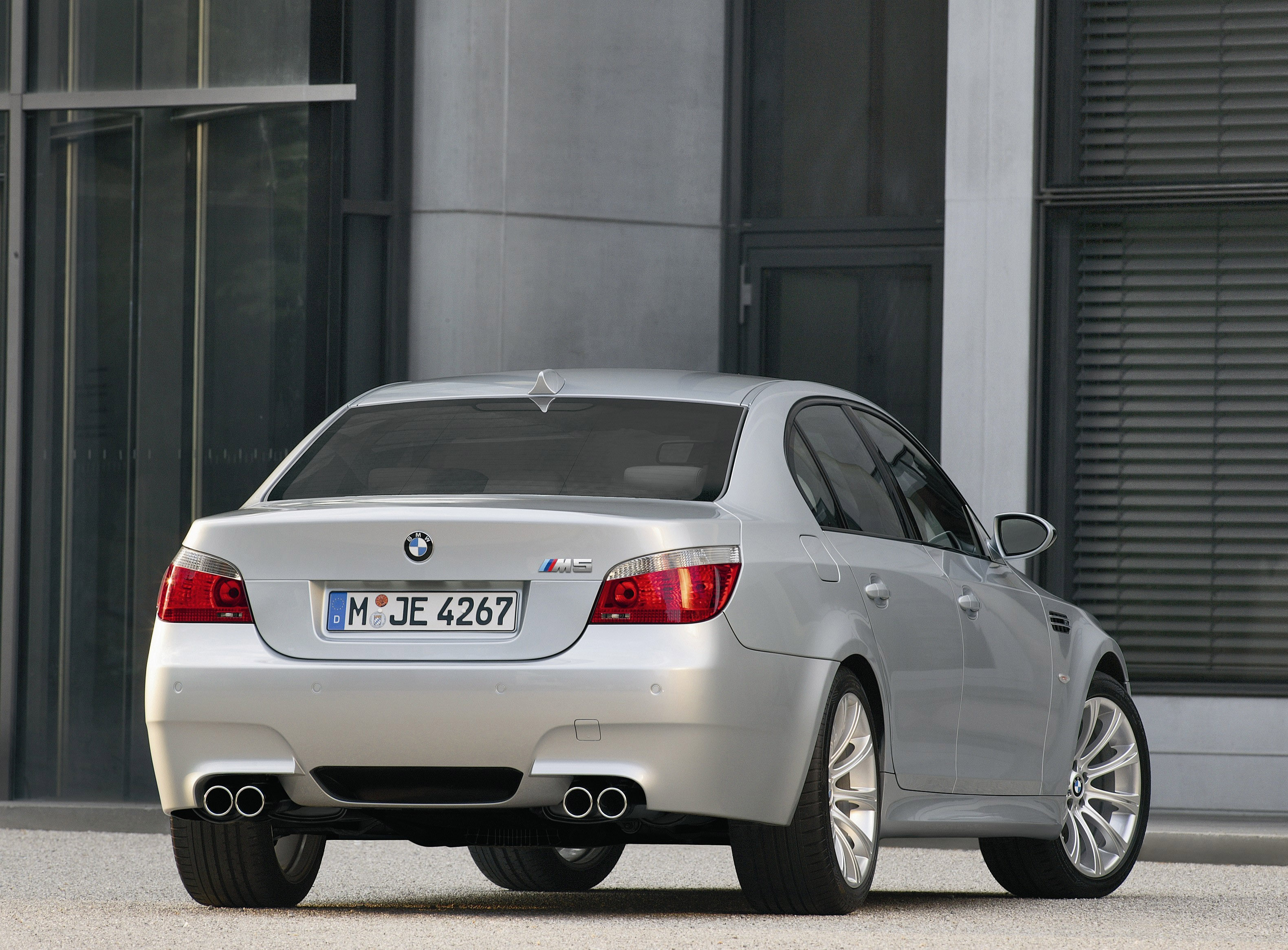 BMW Cutting-edge F1 technology for production models